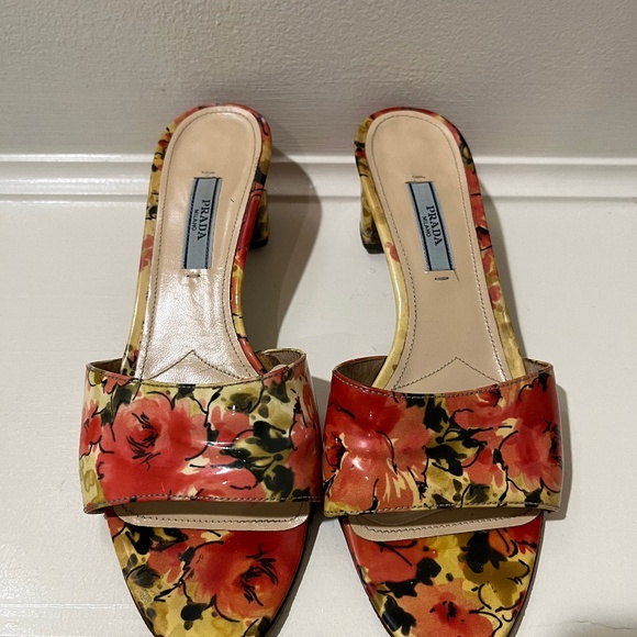 Prada heels - Picture 1 of 6